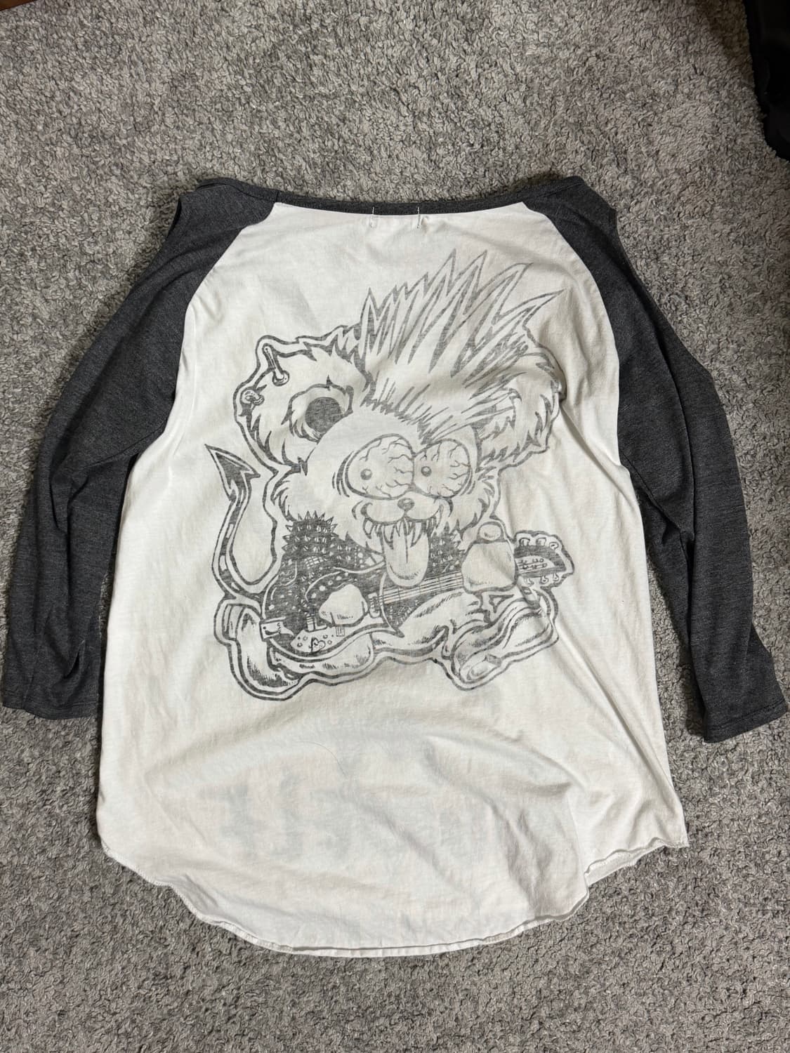 글래드뉴스 스터드 그래픽 티 상품이미지5