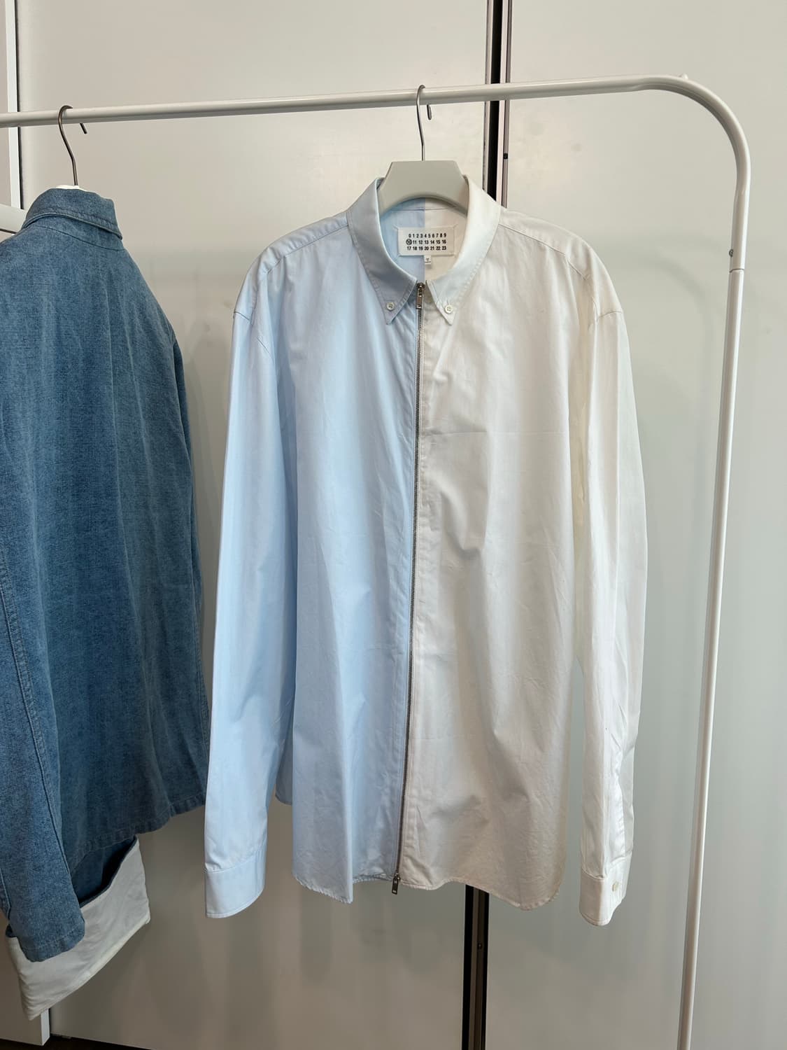 마르지엘라 투톤 투웨이 짚업 셔츠 상품이미지1