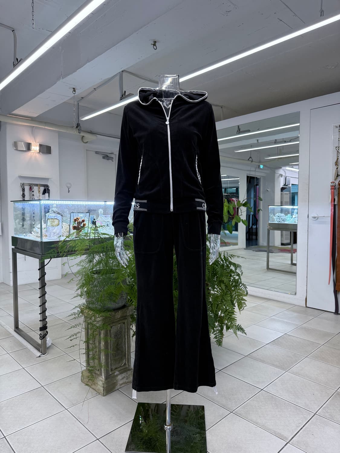 ADIDAS velour set-up 상품이미지1