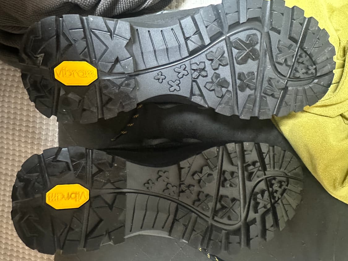 애프터프레이 로우 트레킹화 차콜 상품이미지4