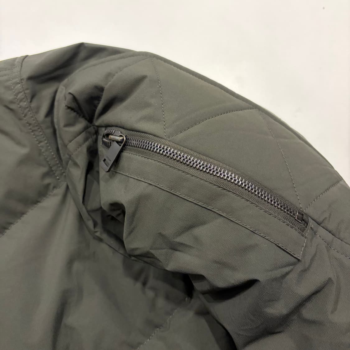 [100] 시스템 구스다운 카키색 숏패딩 점퍼 무스탕 카라 B412 상품이미지5