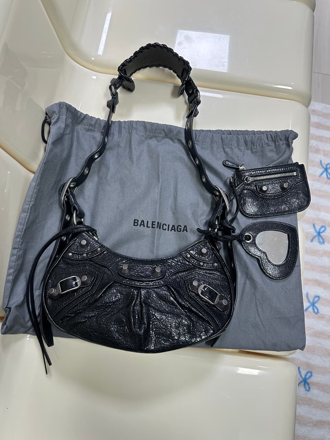 ❌거래중[A+ 정품] 발렌시아가 르카골 블랙 xs 상품이미지8