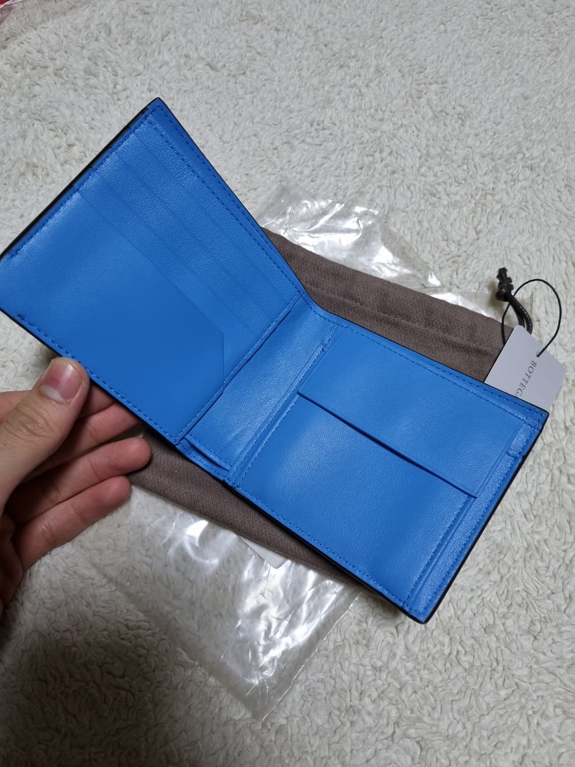 보테가 베네타 포트폴리오 반지갑 상품이미지2