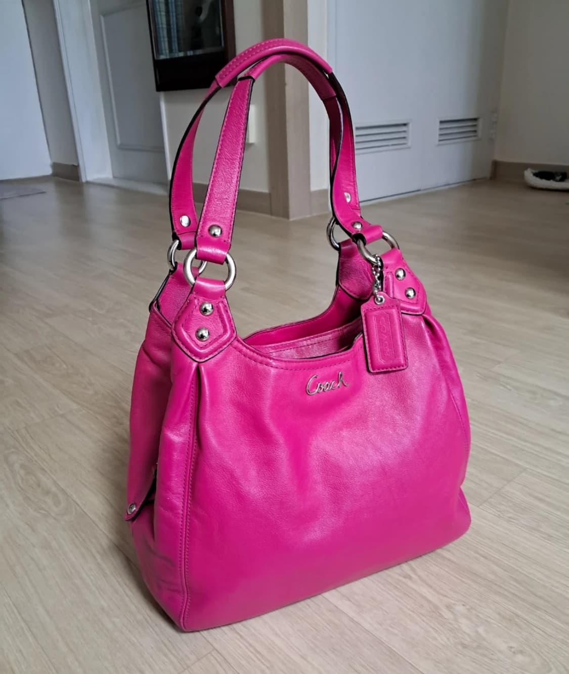 Coach Pink Vintage Shoulder Bag 상품이미지1