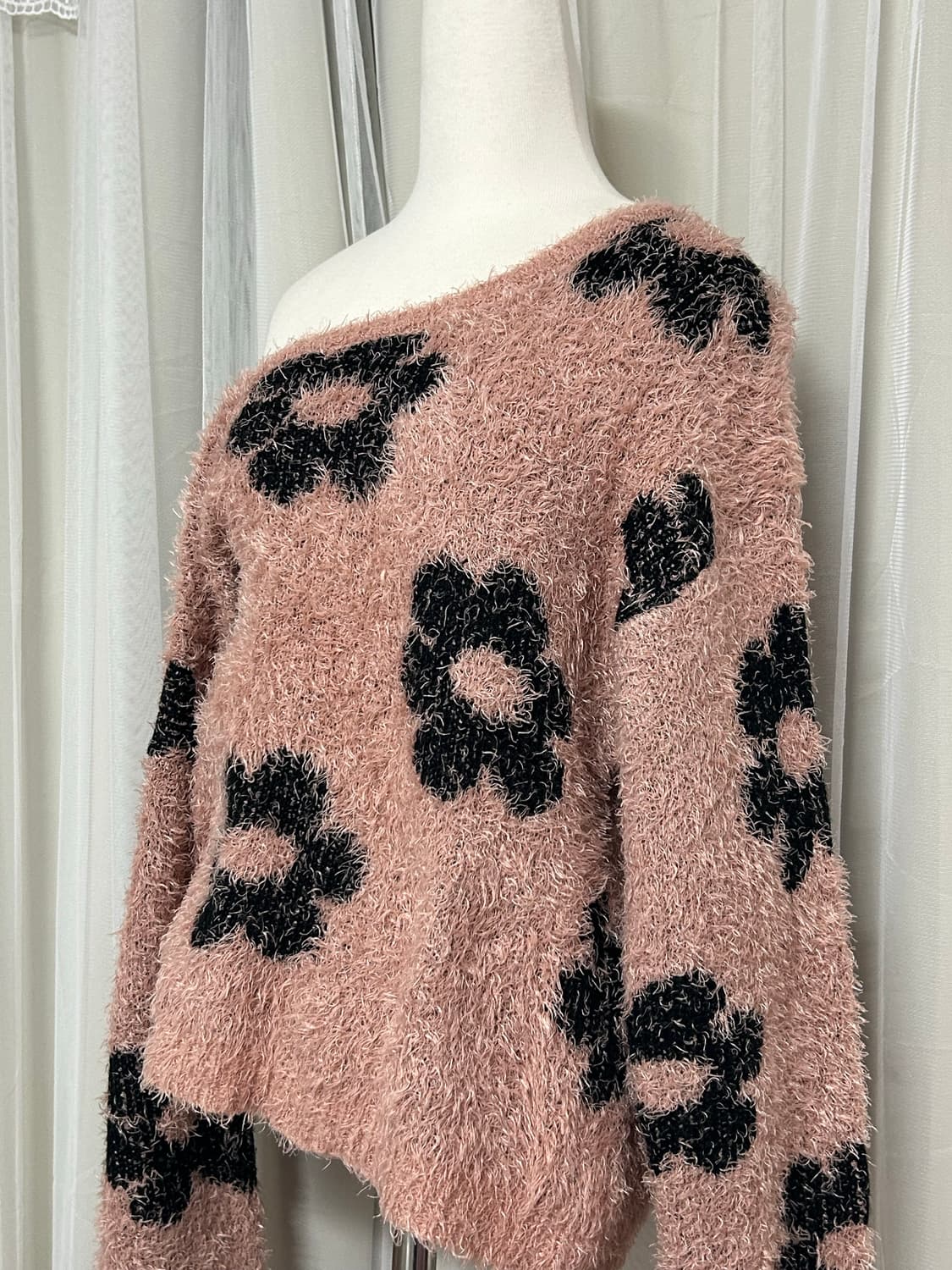 Sorridere 꽃패턴 오프숄더 핑크 니트 상품이미지2