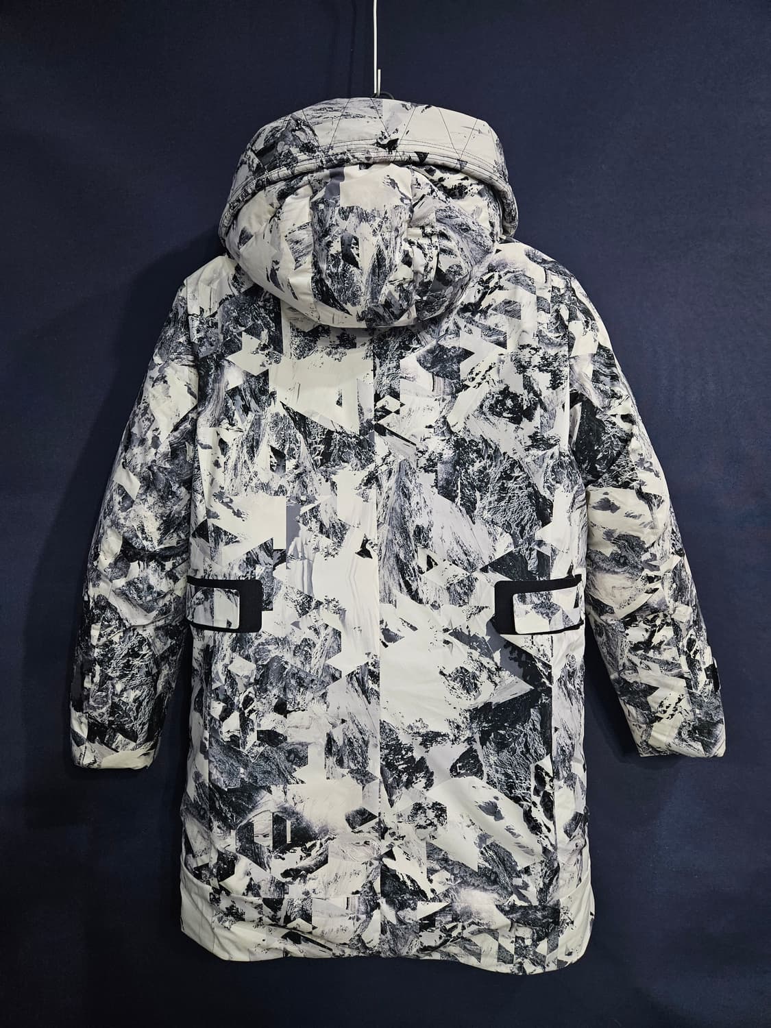 빈폴 문양 남성 100 구스다운 패딩  상품이미지2