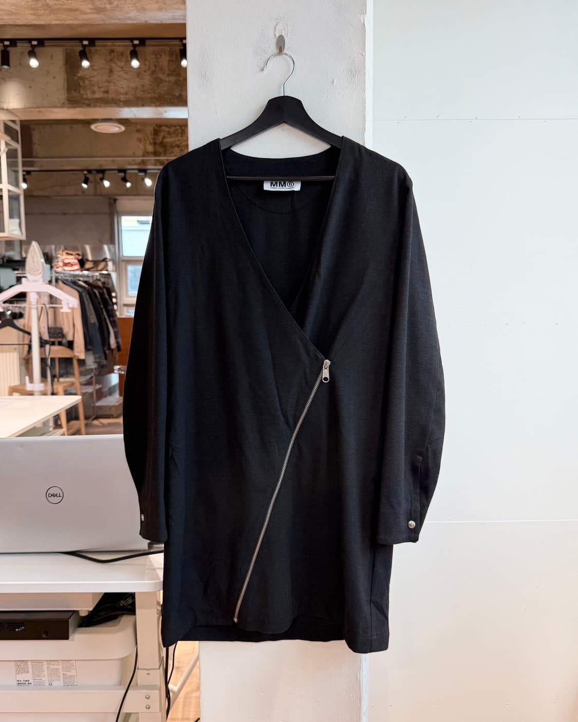 mm6 블랙 사선 집업 자켓  상품이미지2