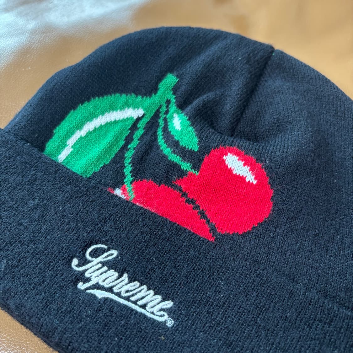 슈프림 비니 모자 체리 블랙 상품이미지3