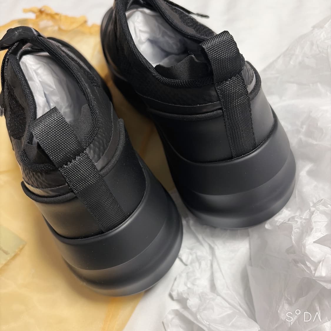 아카이브앱크 x 리본빛 플랫폼 스니커즈 250 상품이미지4