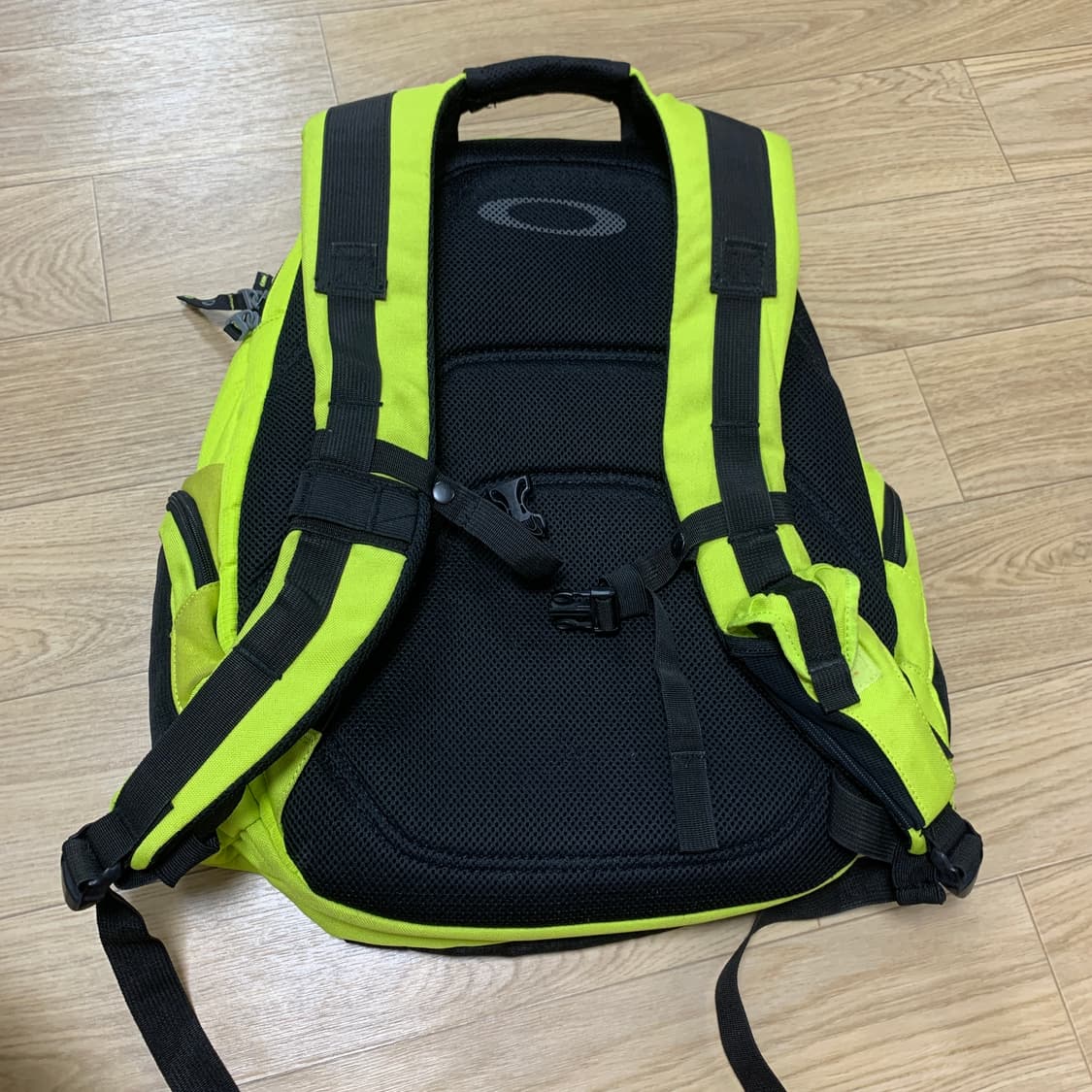 Oakley 오클리 플랙팩 3.0 형광 상품이미지2