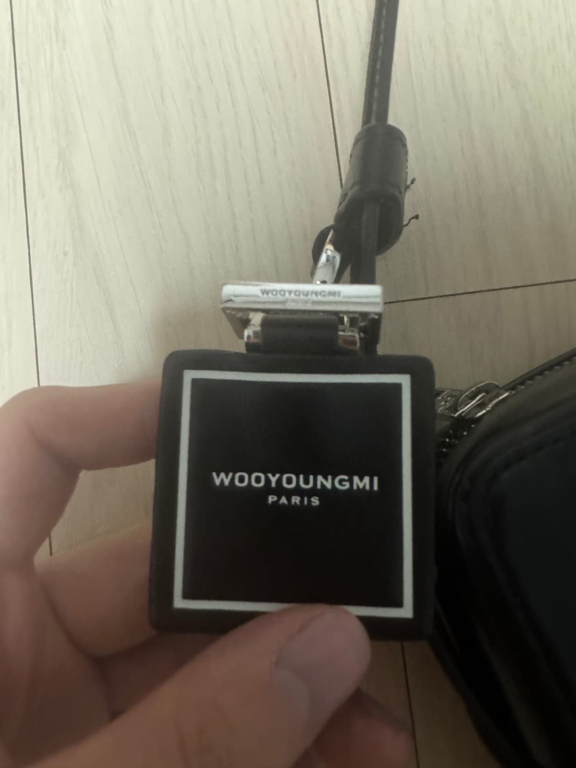 우영미 블랙스퀘어 가방 상품이미지3