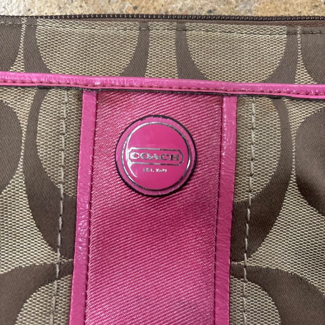 코치 미니 크로스백 베이지 핑크  상품이미지5