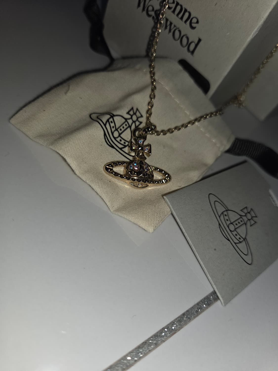 비비안 웨스트우드 메이페어 바스 릴리프 펜던트 골드 상품이미지2