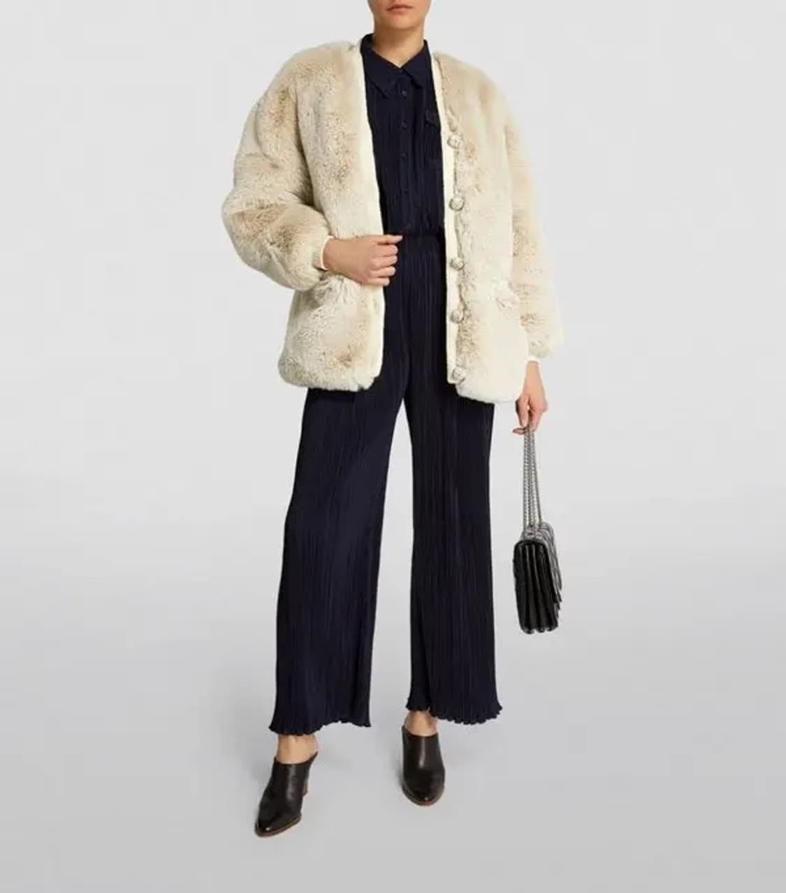 (새상품) 끌로디피에로 연베이지 인조 퍼코트 38사이즈 상품이미지2