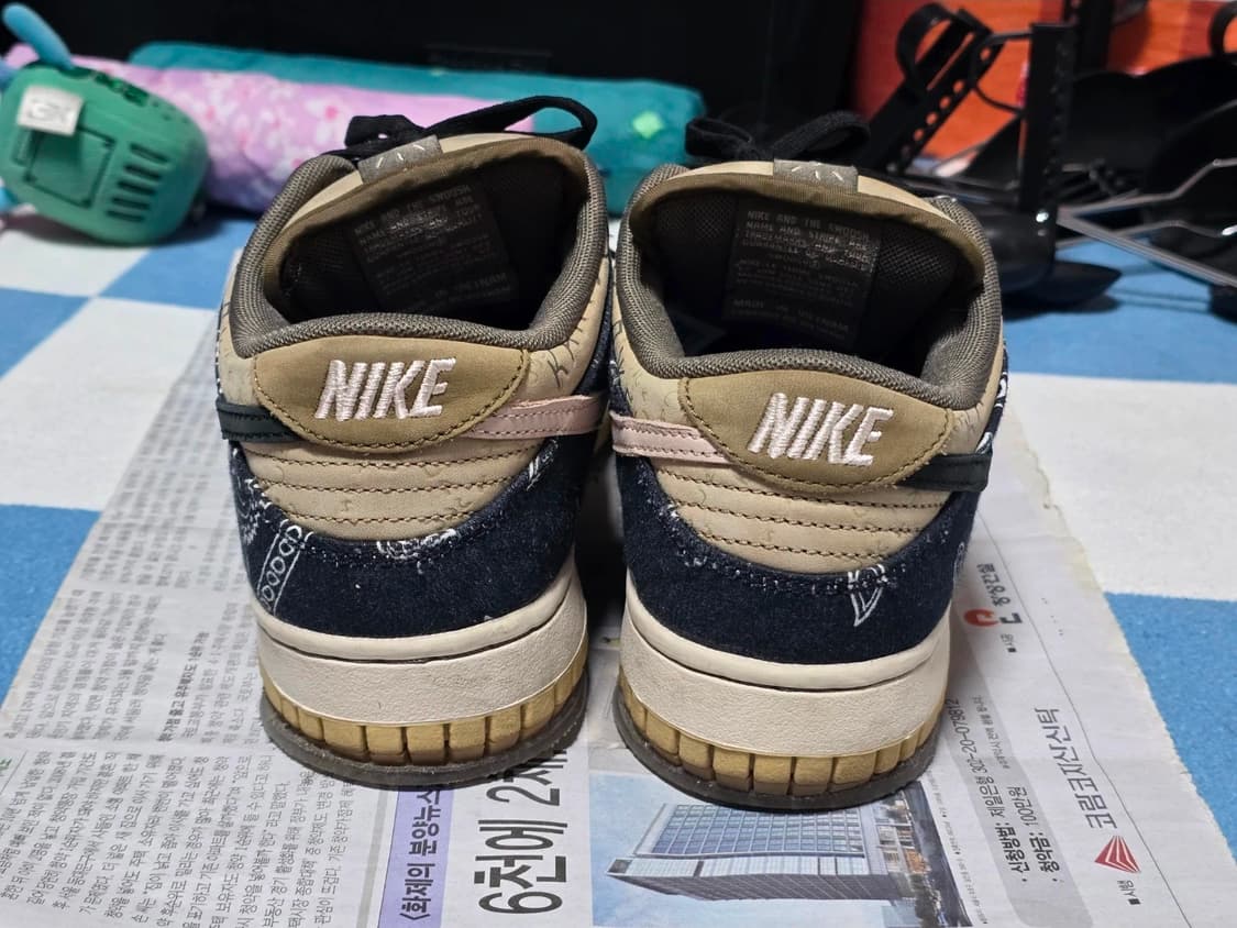 [250] 나이키 트래비스 스캇 SB 덩크 로우 상품이미지3