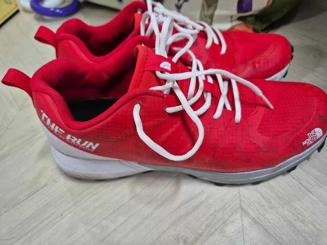 정품 노스페이스 런닝화 상품이미지1