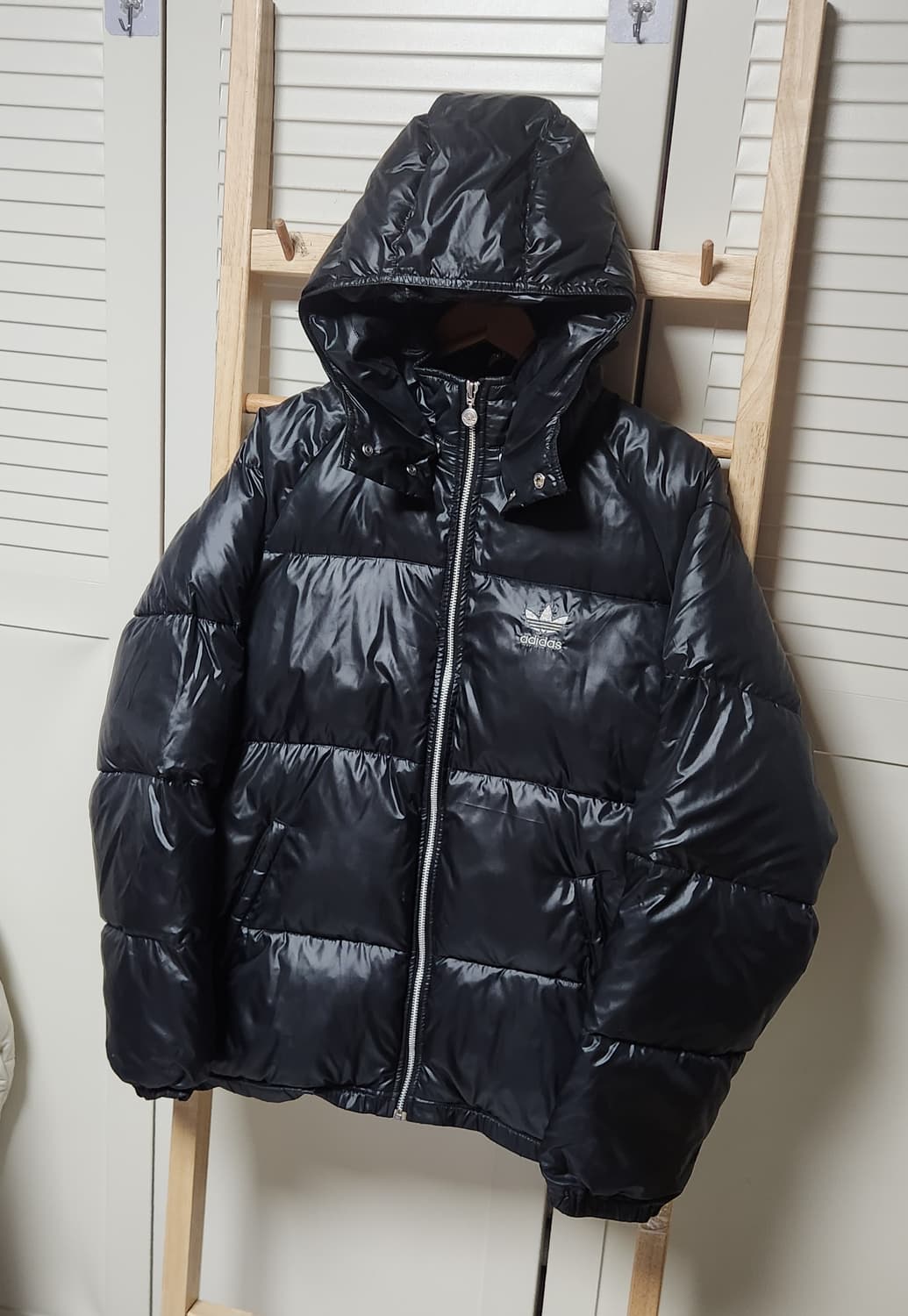 아디다스 Y2K 유광 블랙 패딩 자켓 상품이미지2