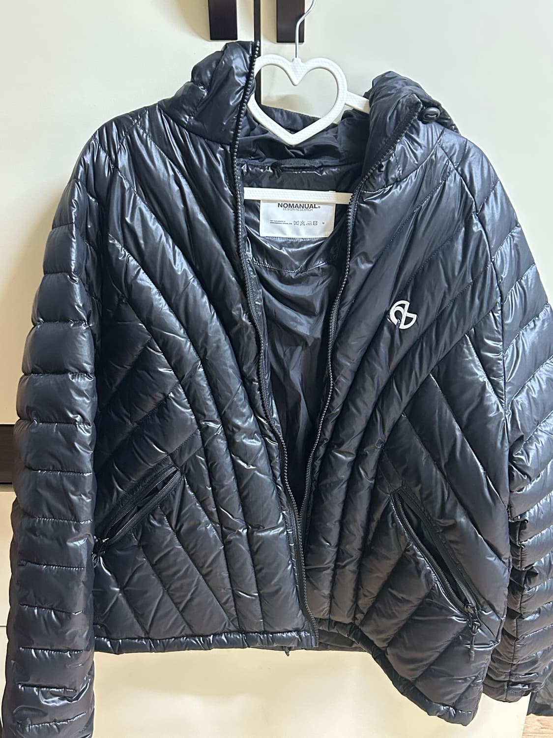 노매뉴얼 경량패딩 유광 블랙 상품이미지1