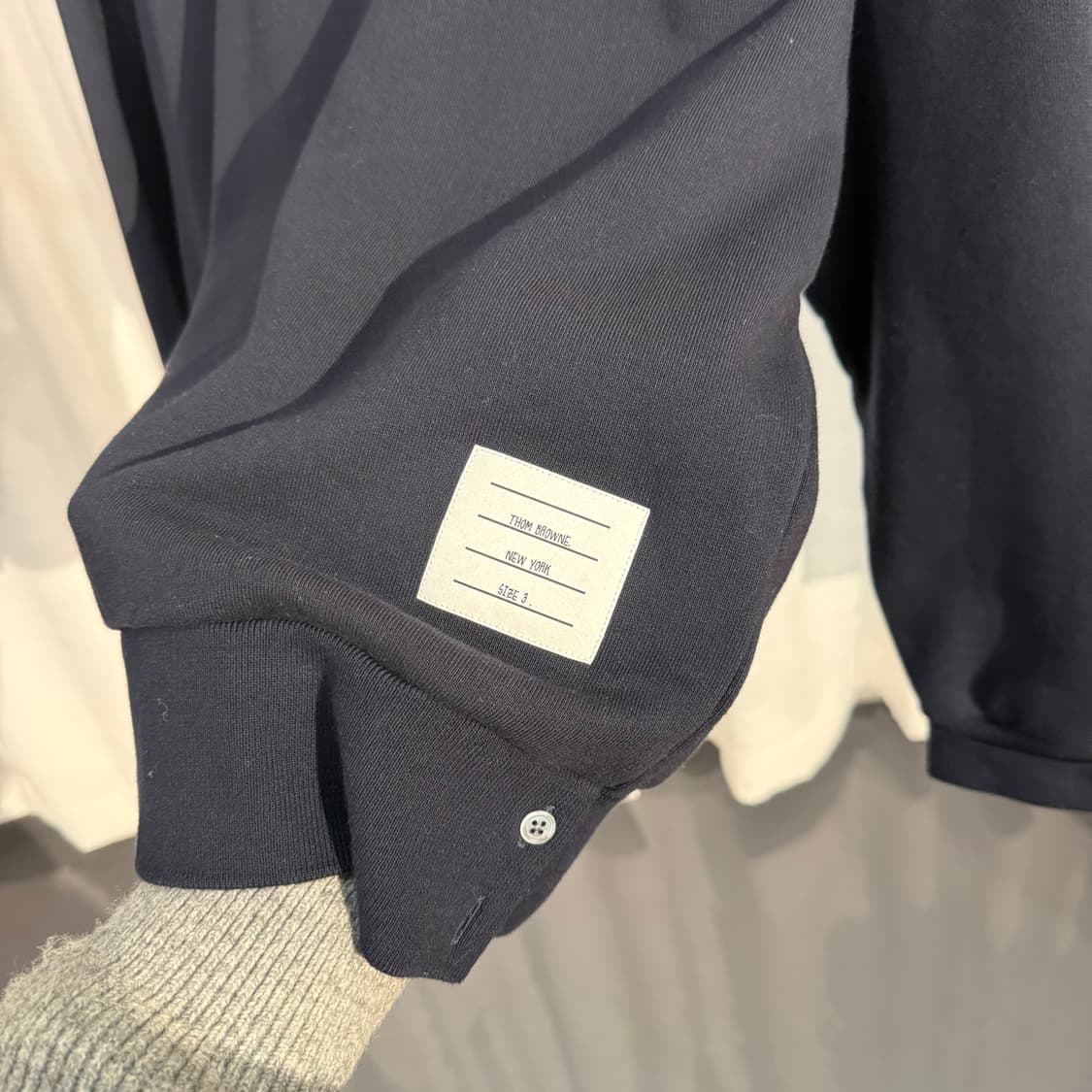 (3) 톰브라운 백삼선 맨투맨 상품이미지4
