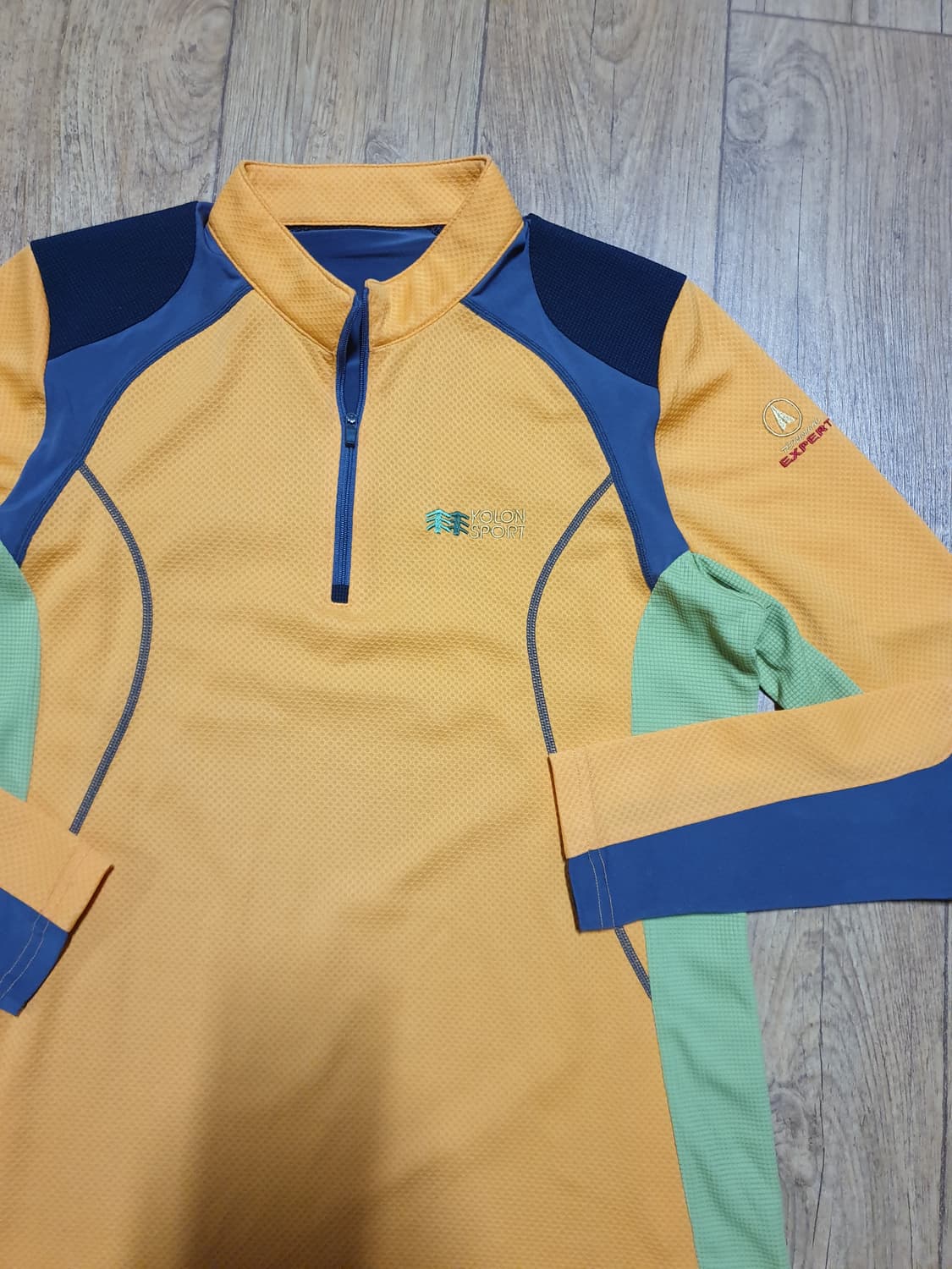 1102 코오롱 아웃도어 반집업 90 사이즈입니다 상품이미지3