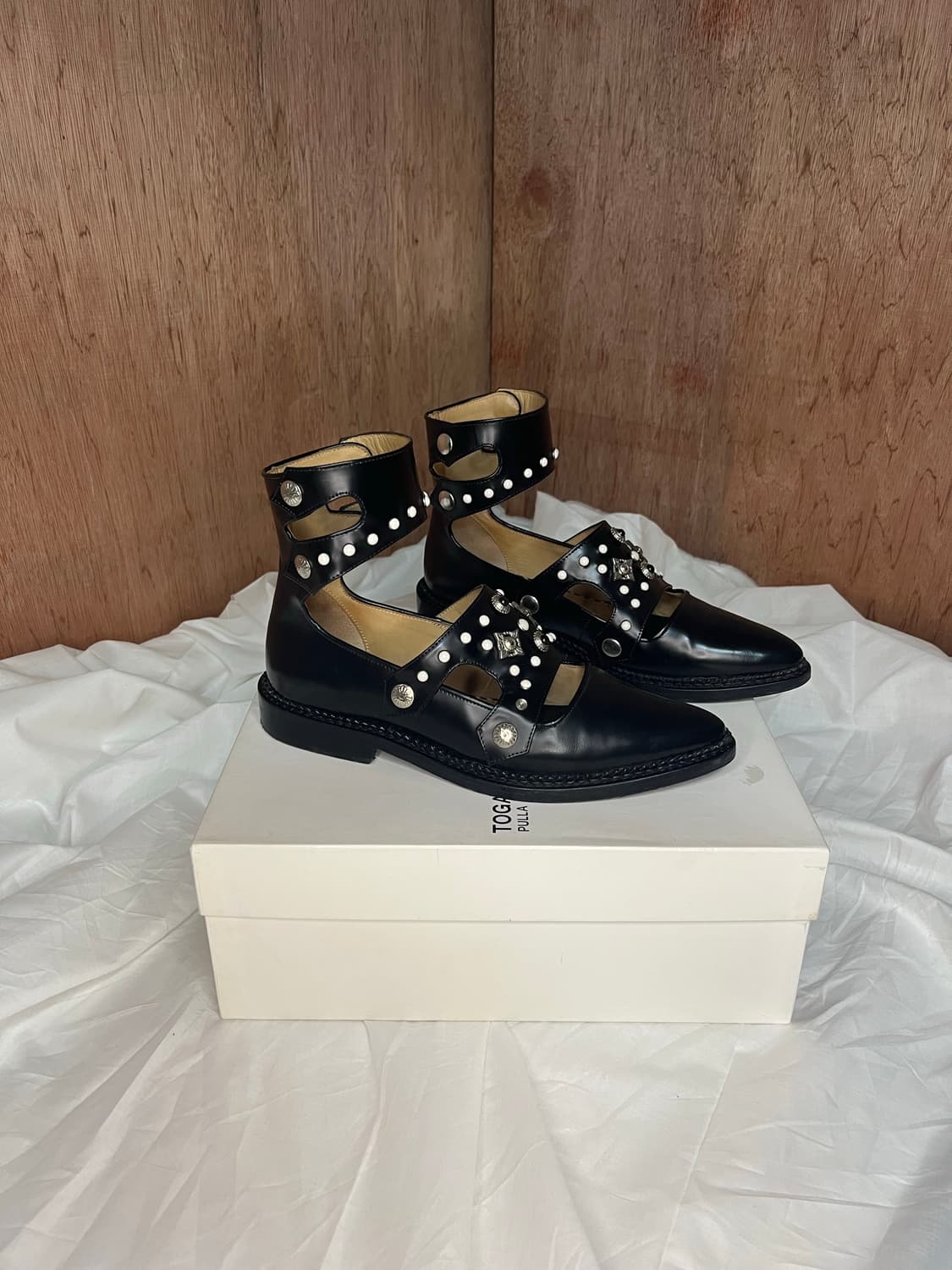 토가 풀라 스터드 발레 스트랩 레더 슈즈 상품이미지3