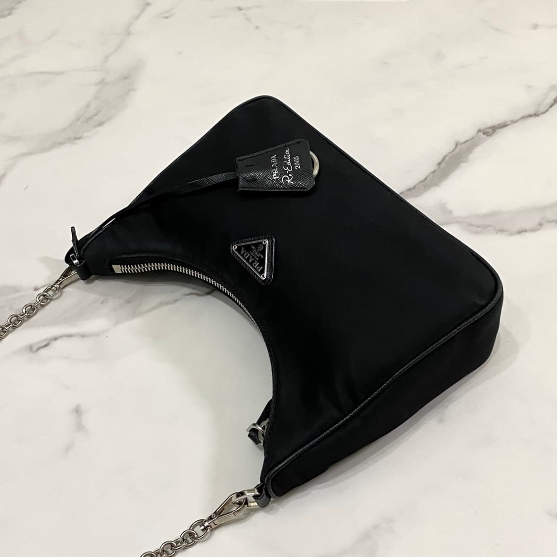 프라다 리에디션 2005 리나일론 숄더백 블랙 1BH204 상품이미지2