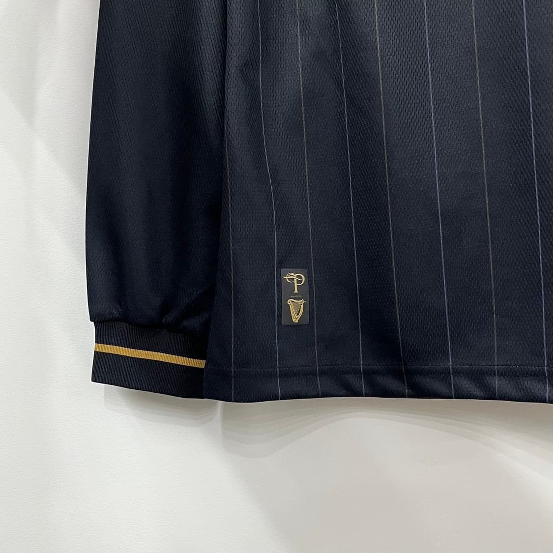 (새상품) 오버더피치 x 기네스 콜라보 블랙 긴팔 져지 상품이미지5