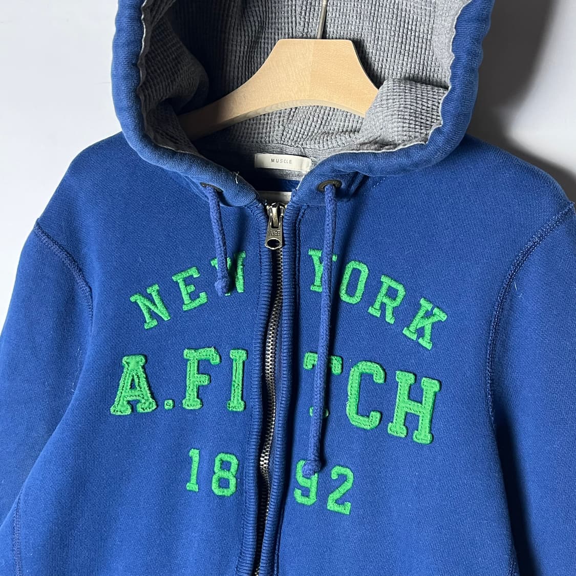 [A&F] 아버크롬비 레터링 자수 후드집업 (블루) 상품이미지3