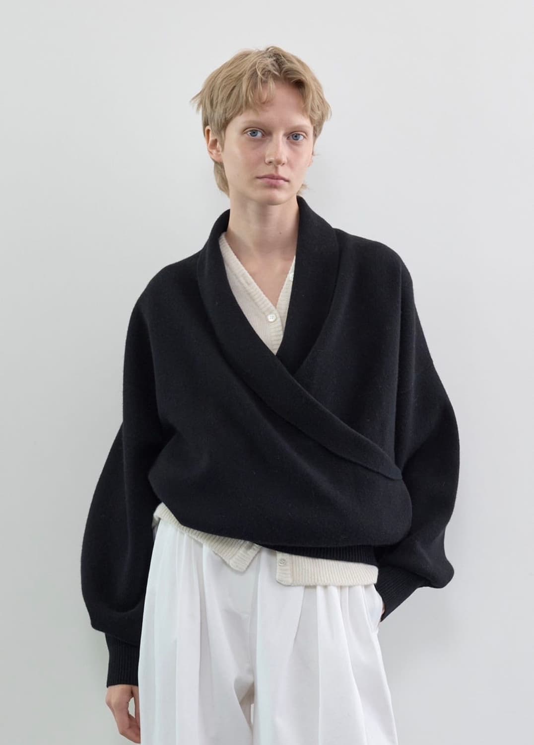 문달 캐시미어 숄 카라 탑 니트 구합니다. 상품이미지1