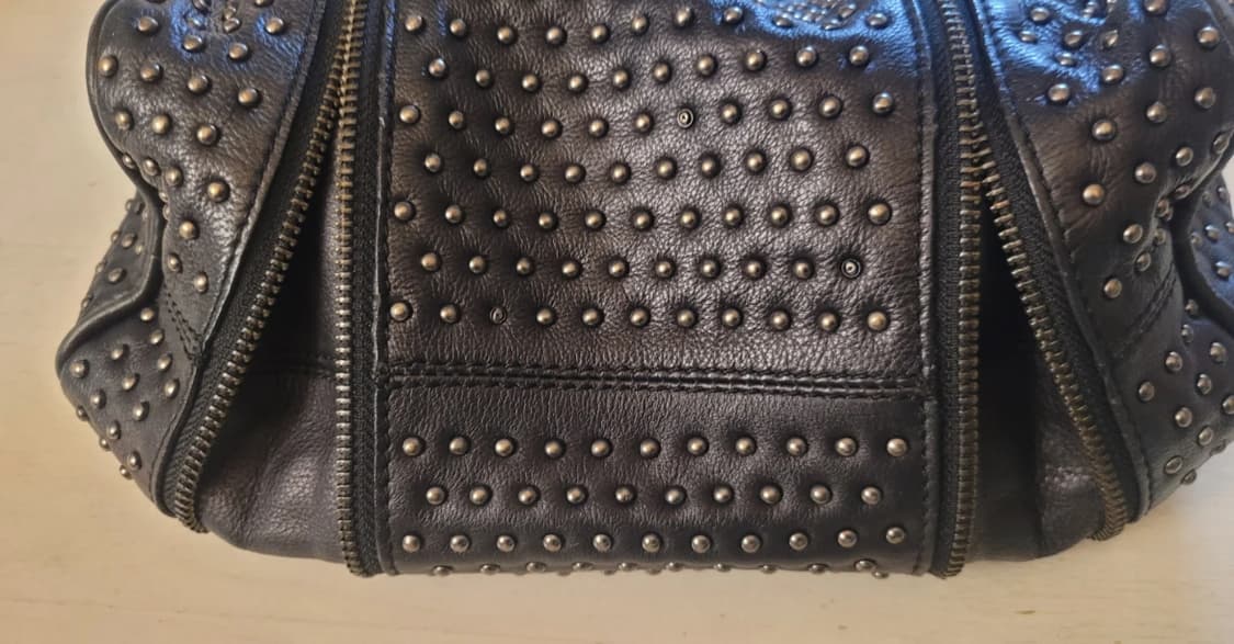자딕앤볼테르 Zadig & Voltaire Sunny 스터드 레더백 상품이미지6