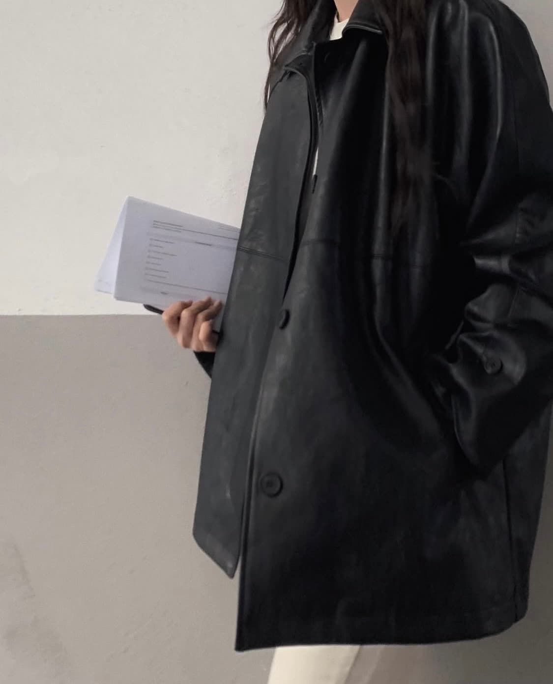 (새상품, 미착용) 슬로우앤드 베를린 비건 레더 트렌치코트 하프 블랙 봄 상품이미지4