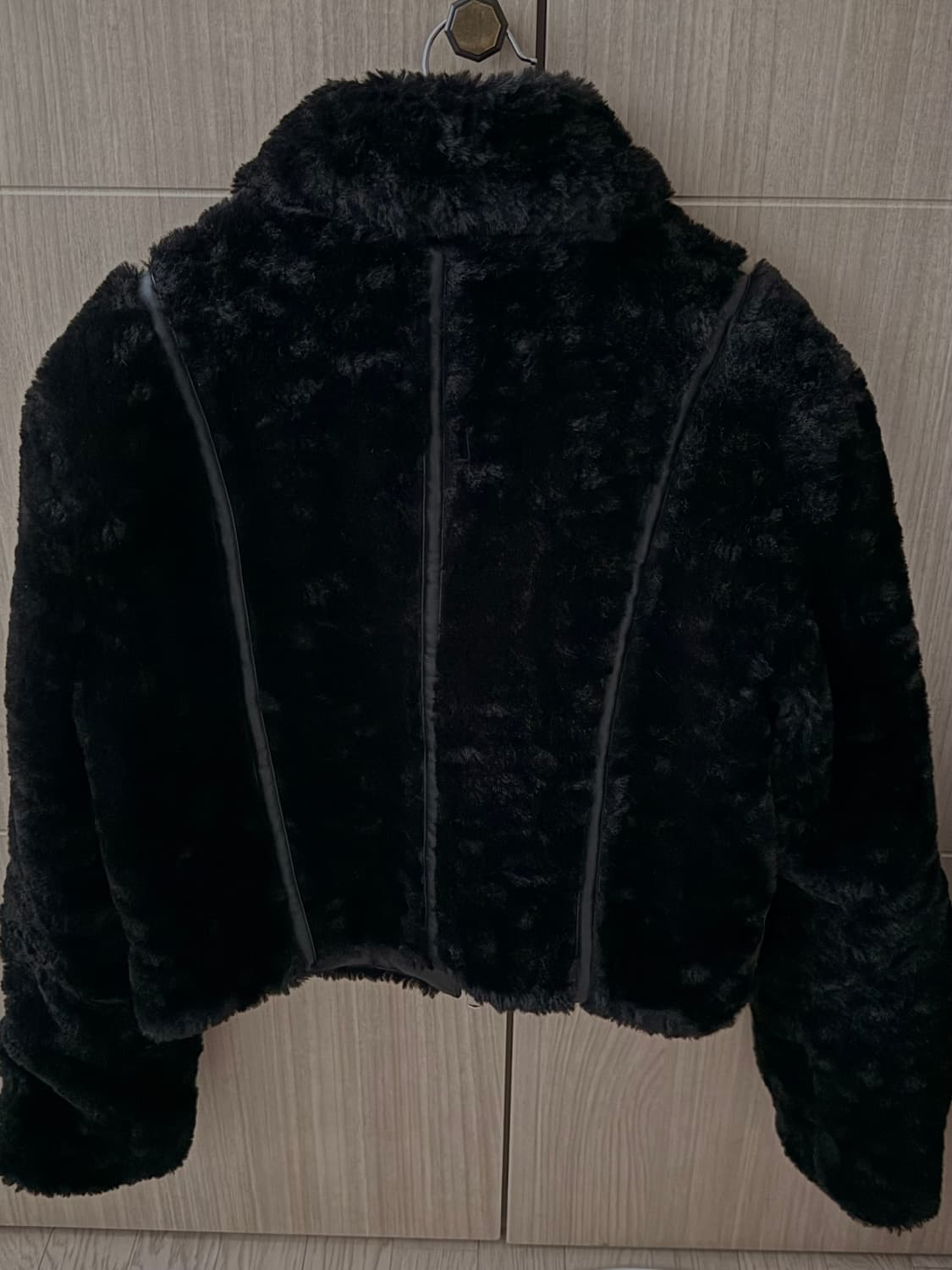 인사일런스우먼 에코 레더 바인딩 퍼 점퍼 블랙 s 상품이미지5