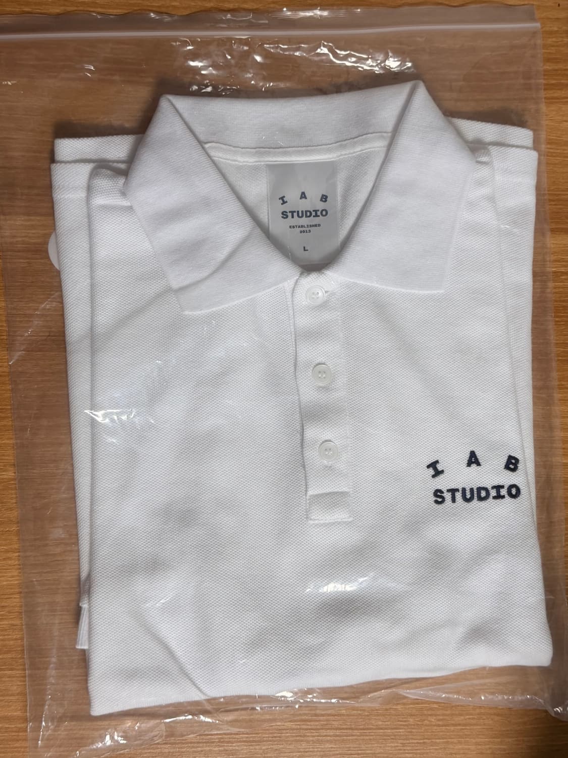 아이앱스튜디오 Pique T-Shirt White Navy 판매 상품이미지1