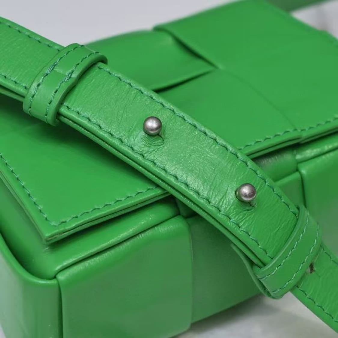 보테가 베네타 카드 케이스 카프스킨 패러킷 상품이미지3