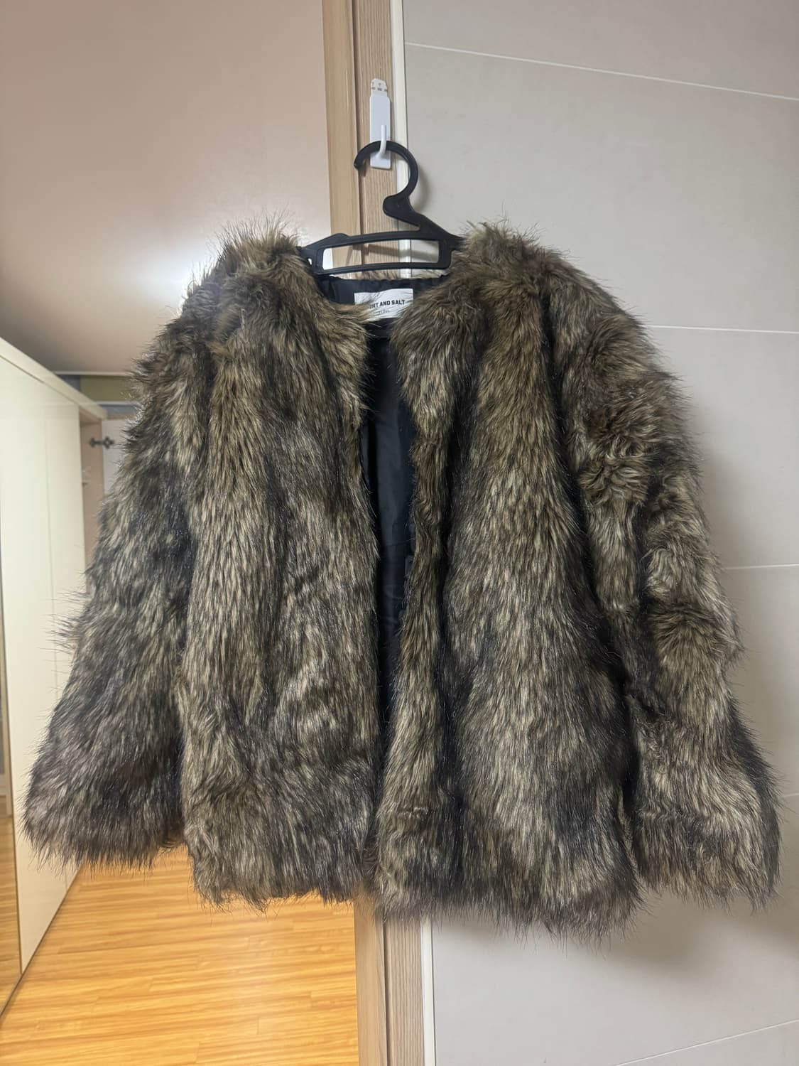 LIGHT AND SALT 브라운 퍼 자켓 상품이미지1