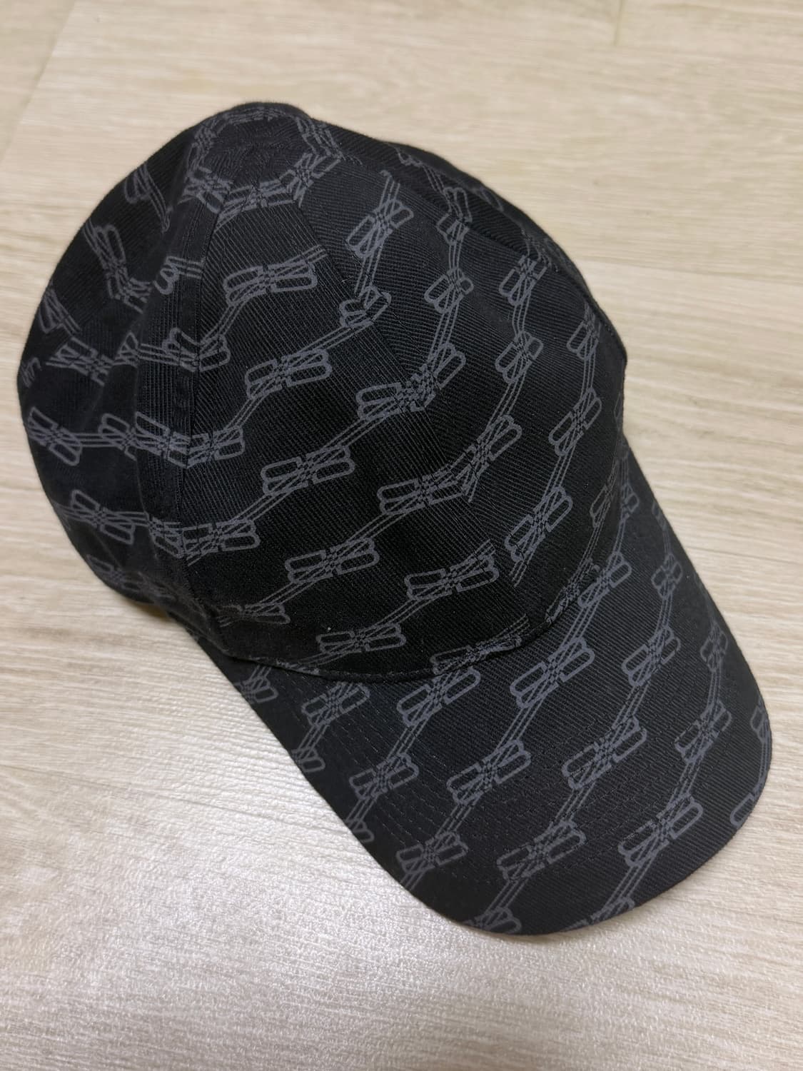 발렌시아가 BB 모노그램 캡 상품이미지1
