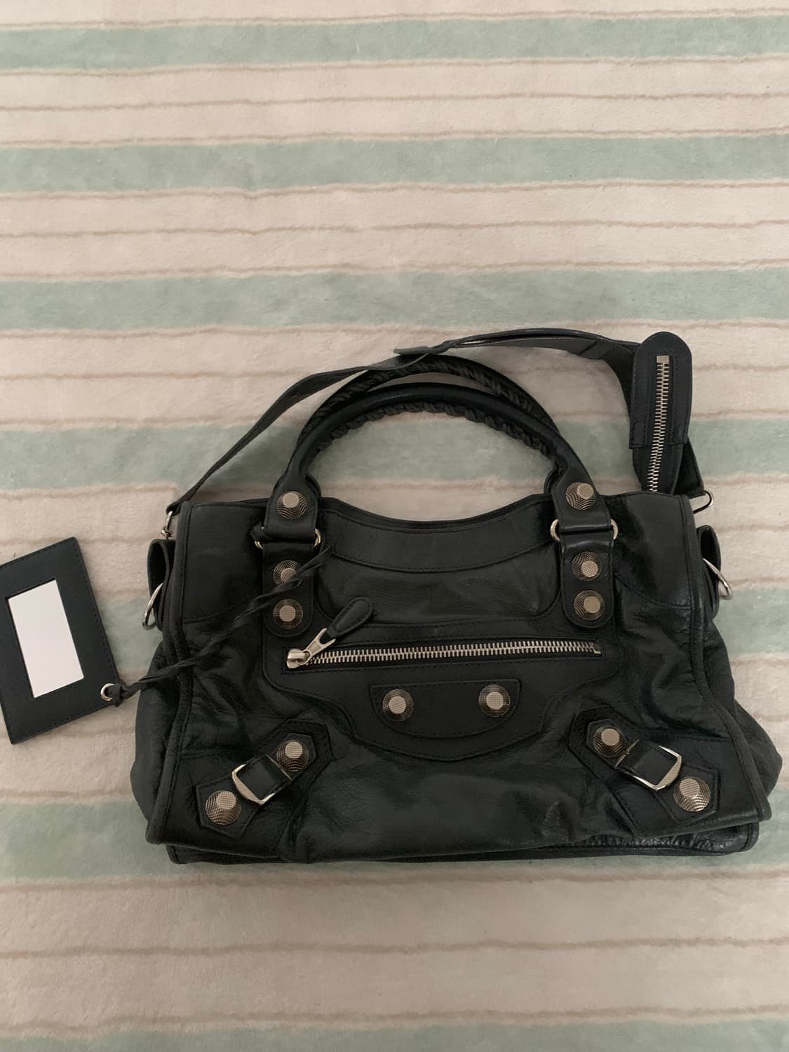 발렌시아가 모터백 시티백 다크 그레이 자이언트 상품이미지2