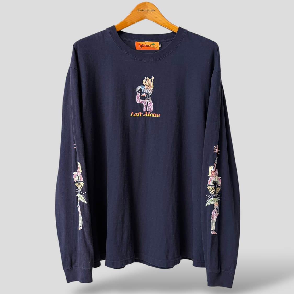 (XL)Left Alone 일러스트 자수 긴팔 티셔츠 상품이미지1