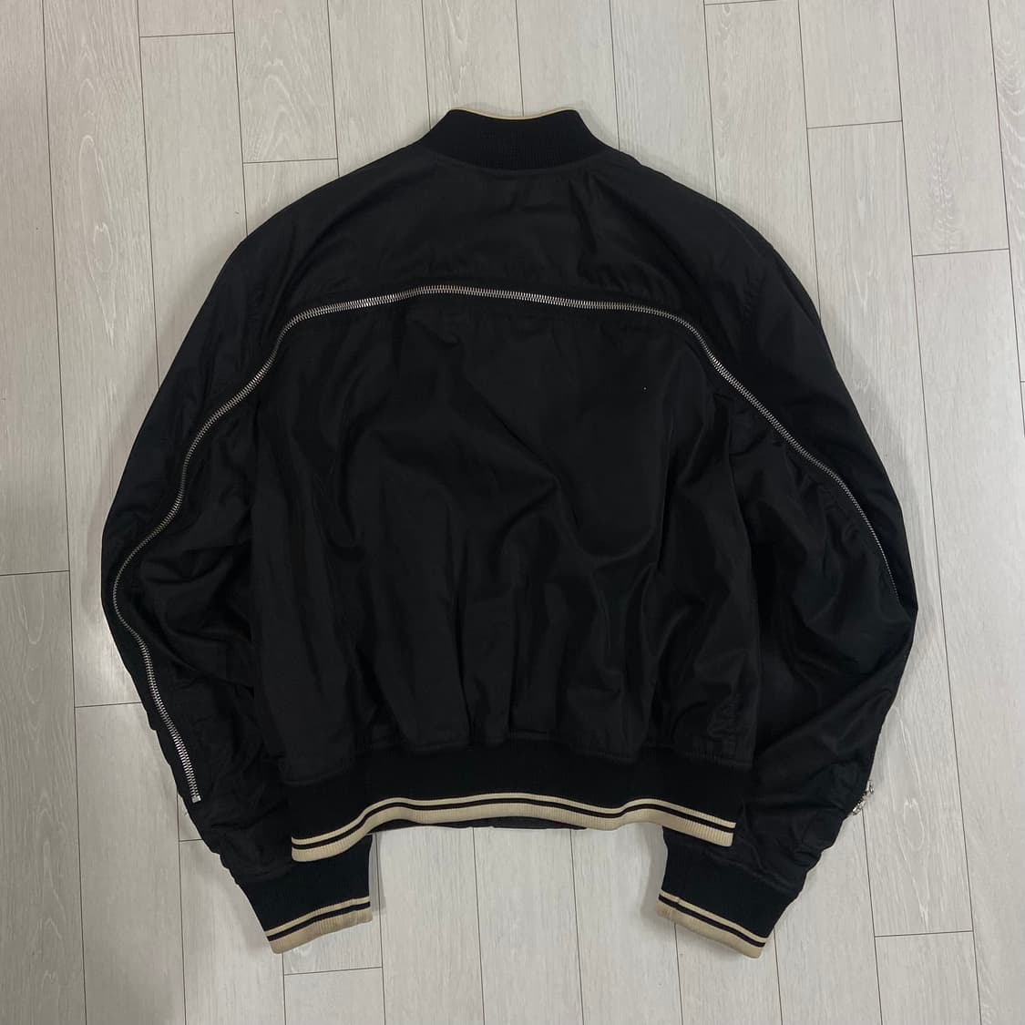 [L] 24SS 드리스 반 노튼 백지퍼 봄버 블랙 상품이미지1