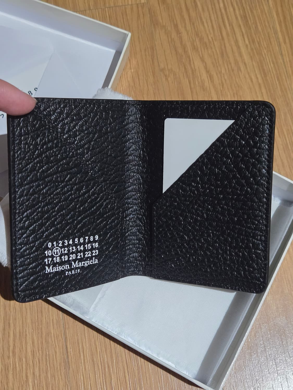 새상품) 마르지엘라 블랙 카드지갑 풀박스 상품이미지2