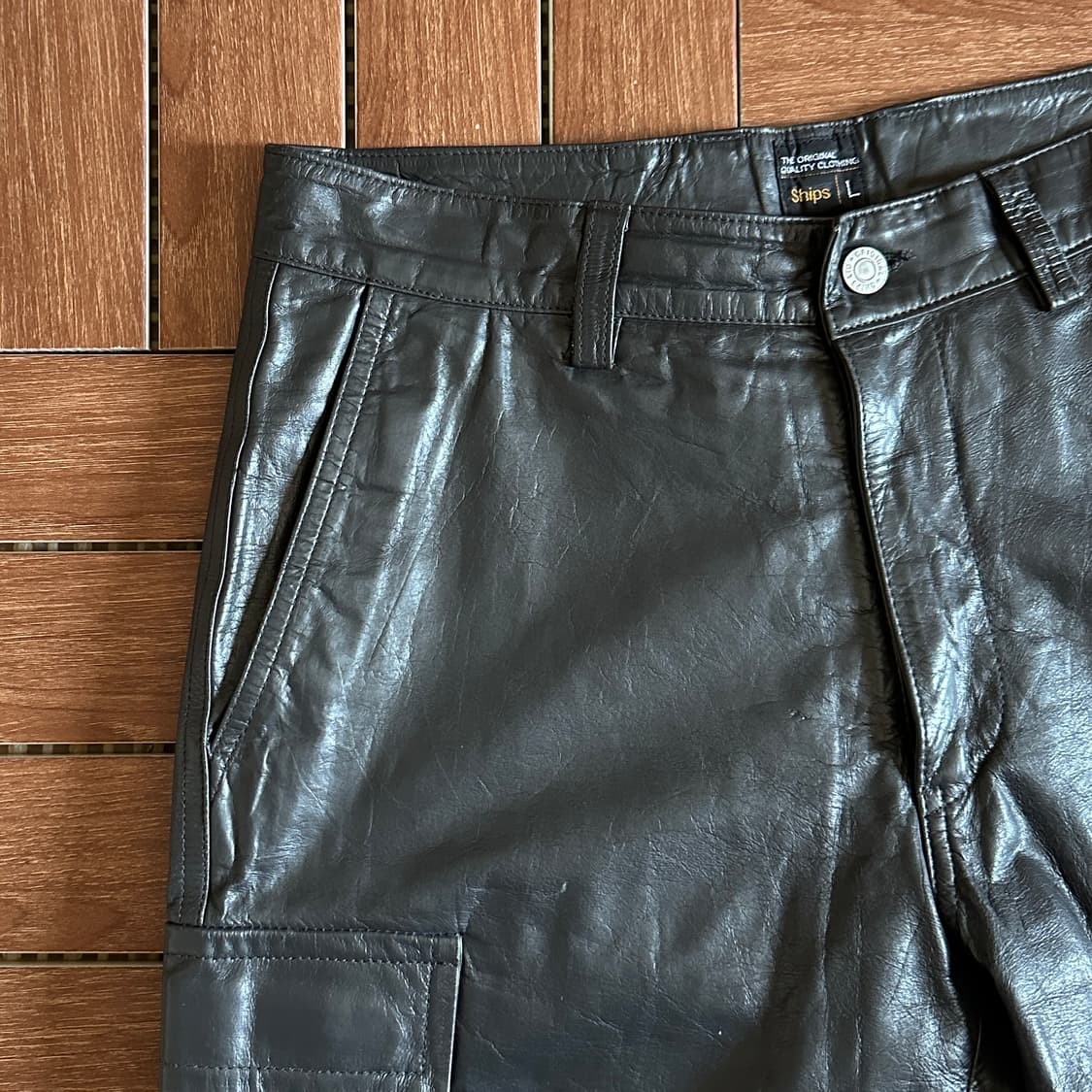 Ships cow-hide leather cargo shorts 상품이미지3