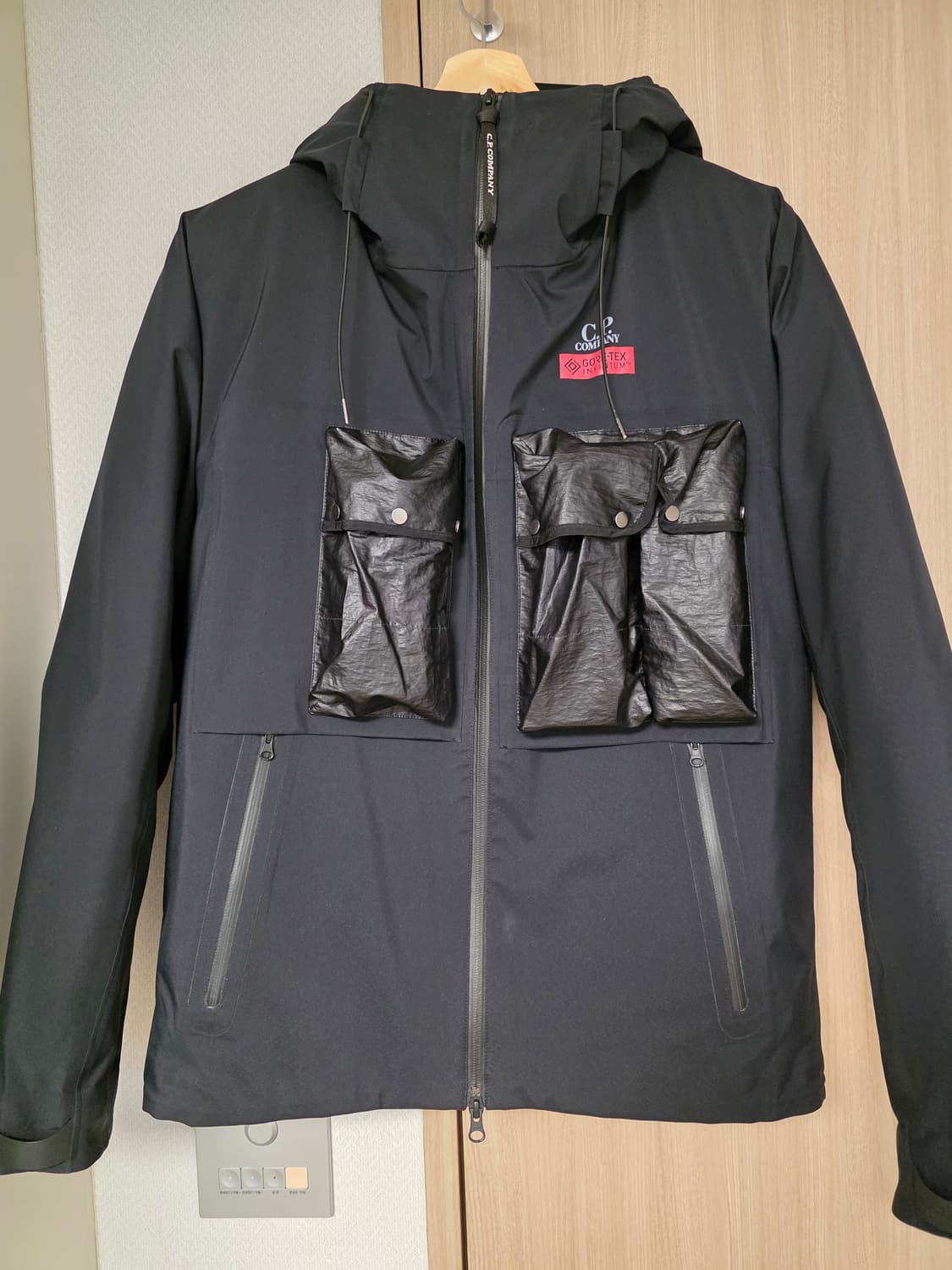 CP컴퍼니 고어텍스,,패딩 점퍼(내피 탈착 가능) 상품이미지1