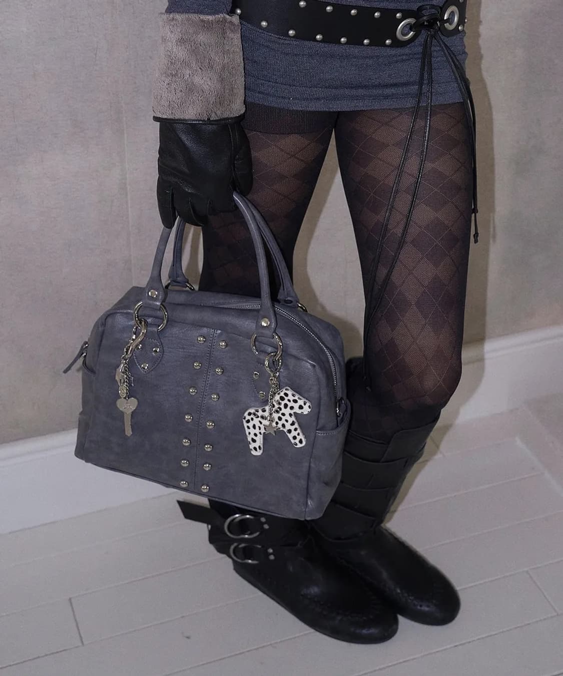 샌드뮤지엄 MAGAZINE BAG MINI [Dusty Gray] 상품이미지1