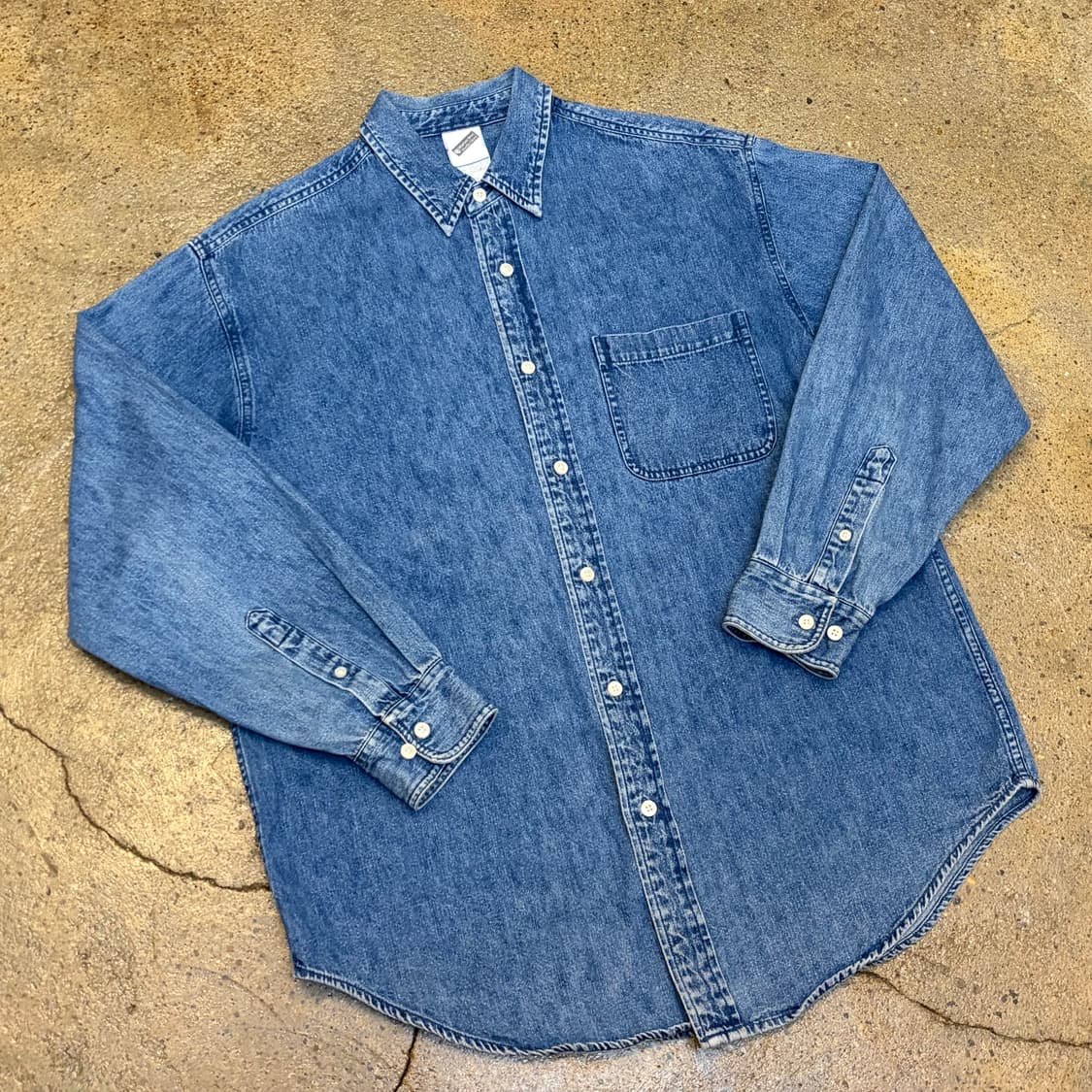 90s 미국 빈티지 루니툰즈 워너브라더스 연청 청남방 데님셔츠 상품이미지6