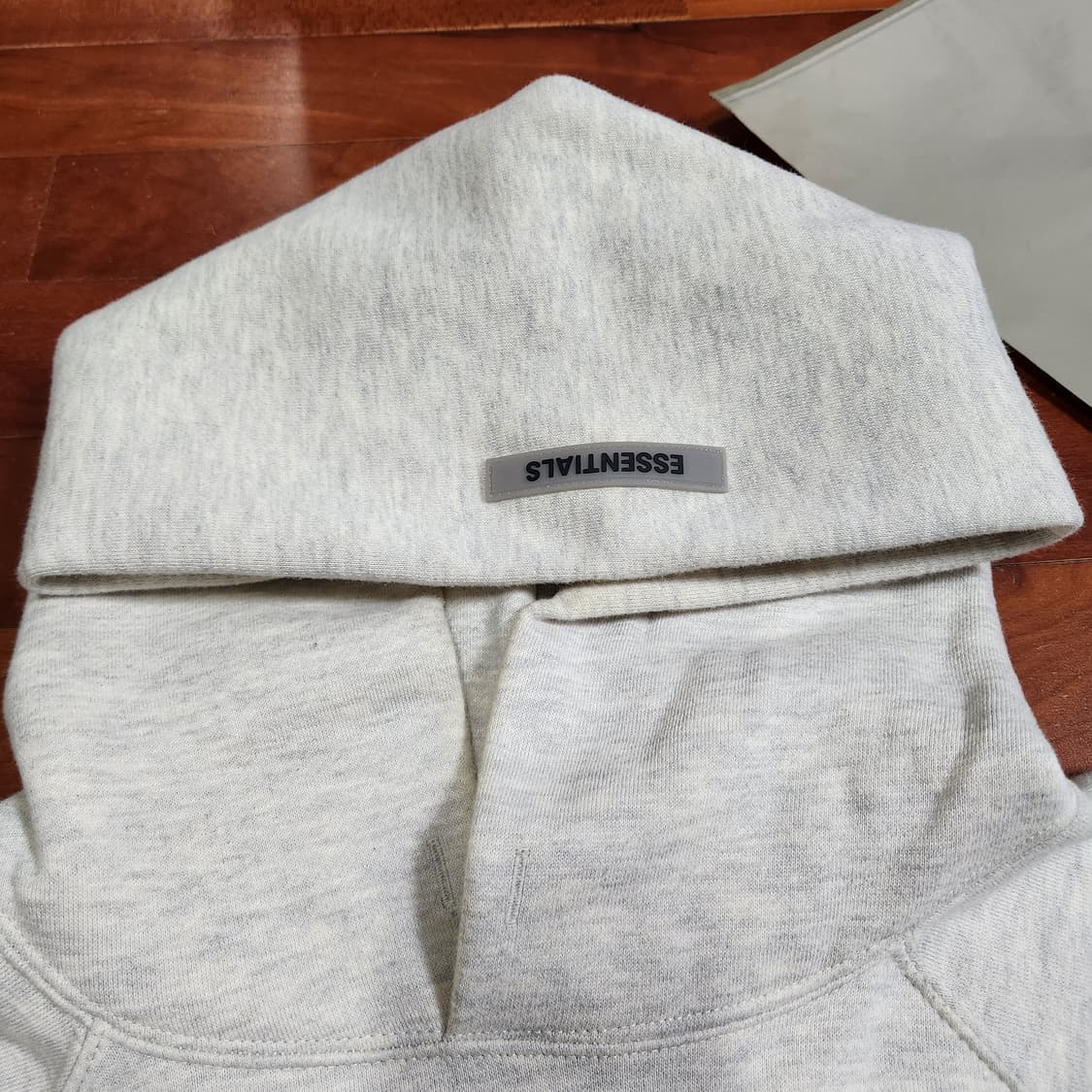 피어오브갓 에센셜 3D 실리콘 앞로고 아플리케 풀오버 후드 오트밀 상품이미지4