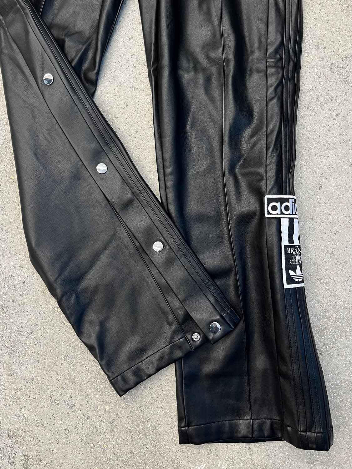 포우 레더 아디브레이크 팬츠 상품이미지3