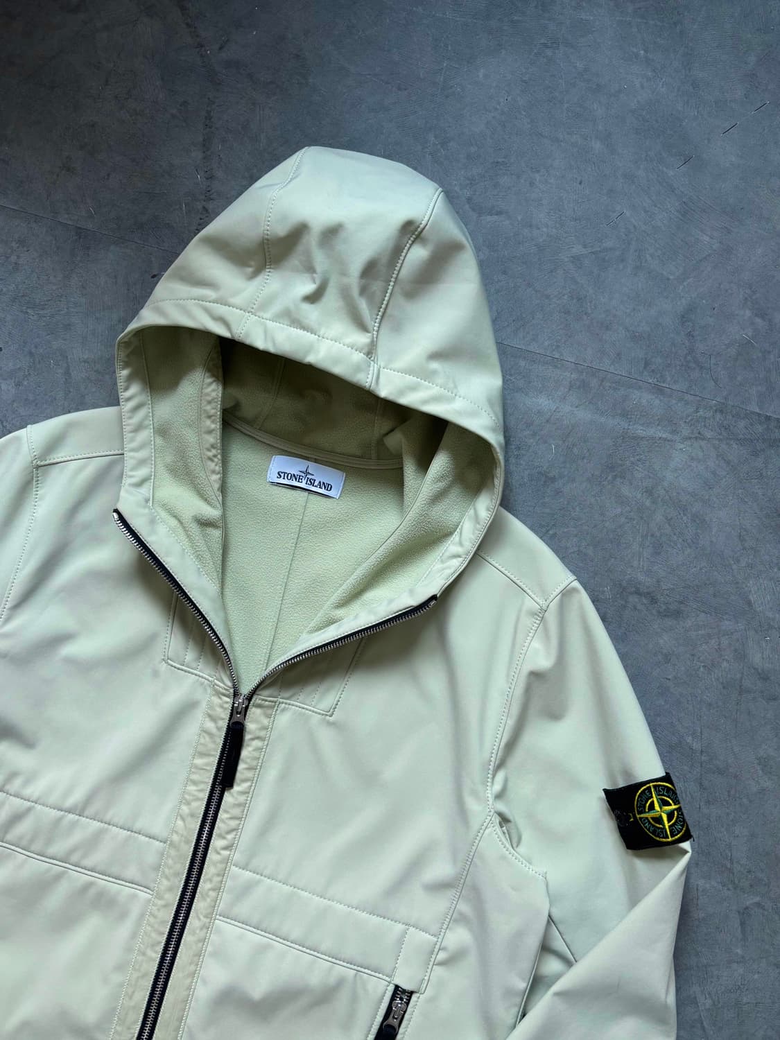 Stone-Island 스톤아일랜드 소프트 쉘 와펜 후드 자켓  상품이미지3