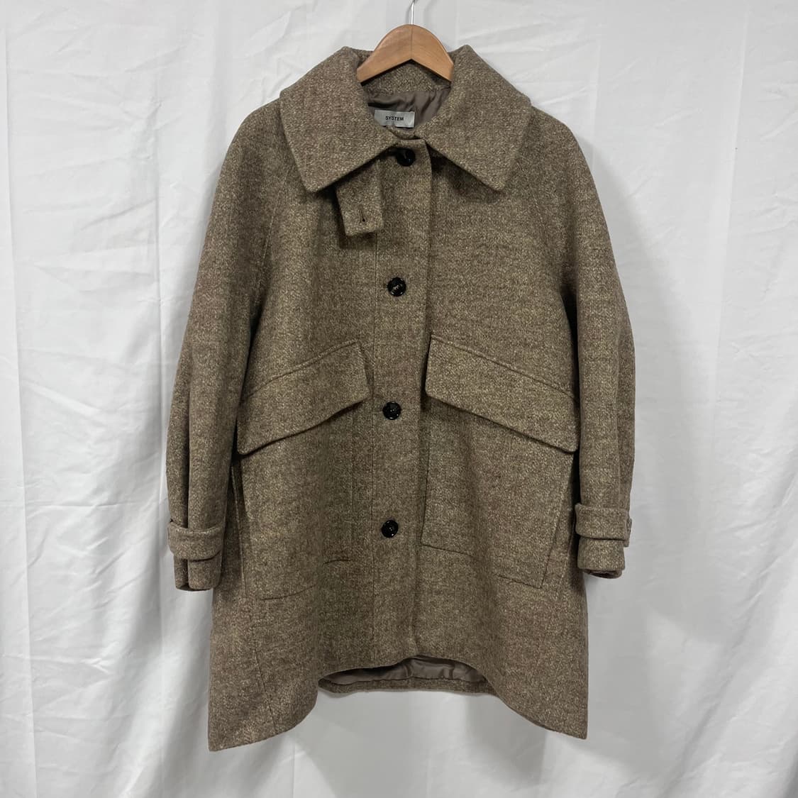 [한섬] 24FW 시스템 울 블렌드 헤링본 하프 코트 상품이미지3