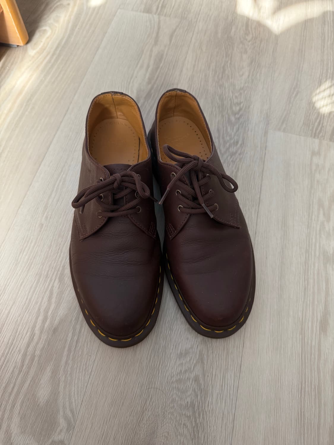 닥터마틴 브라운3홀 상품이미지1