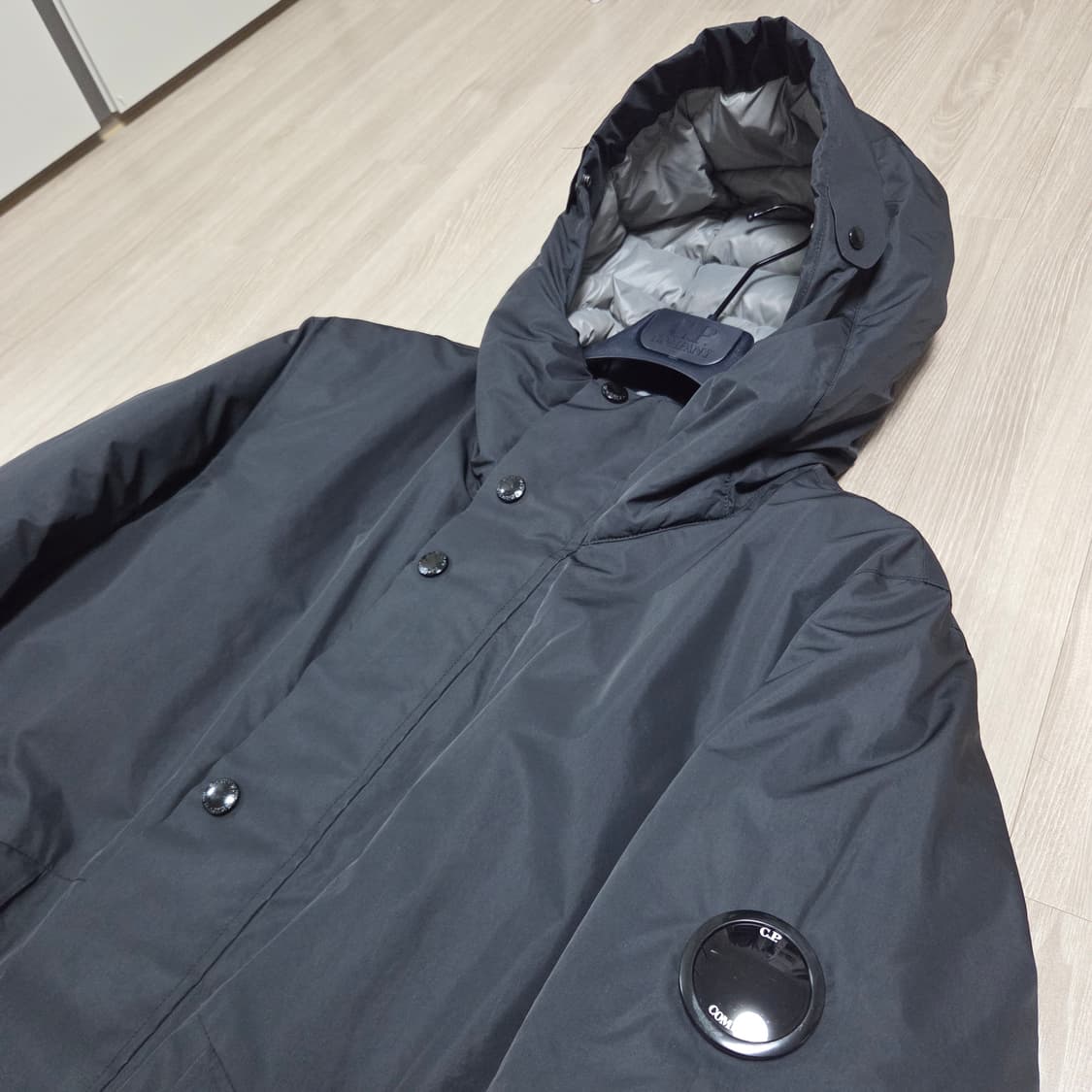 CP컴퍼니 마이크로M 렌즈 다운 패딩 점퍼 상품이미지3